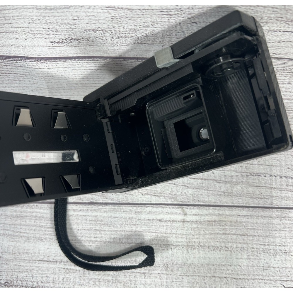Kodak Instamatic X-35 Black Silver Film Camera With Case Film And Magic Cubes - Picture 12 of 13